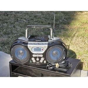 RCA RCD147 CD Player Boombox AM/FM Radio TESTED